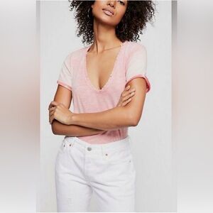 We The Free People Coral Peach Ombré
V Neck Short Sleeve Tee Shirt Boho Size S
